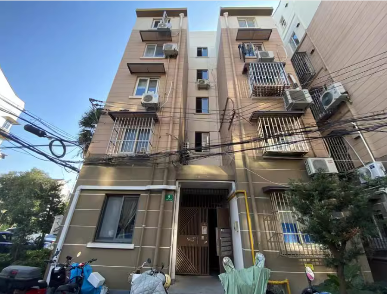 上海市虹口区万康家园9栋1F 