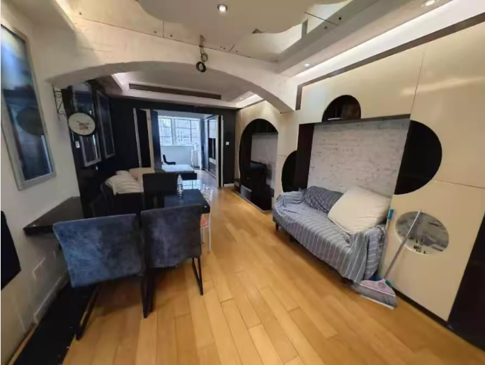 上海市嘉定区华江一村55栋6F 