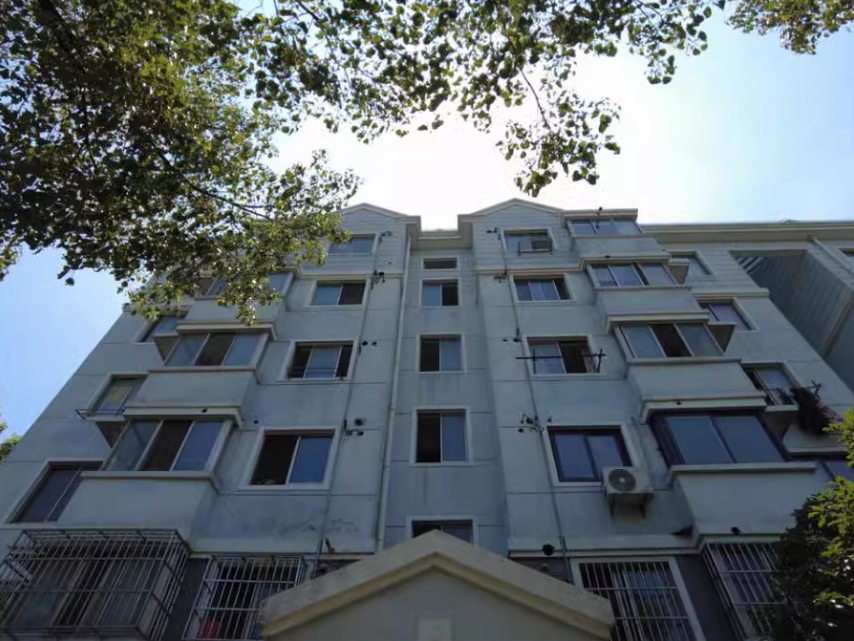 上海市松江区祥东小区122栋6F 