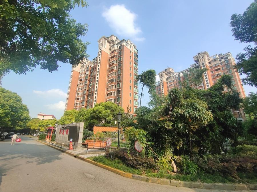 上海市宝山区嘉骏香山苑73栋1F 