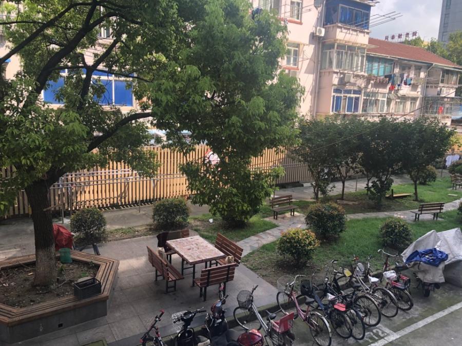 上海市宝山区海滨新村64栋2F 