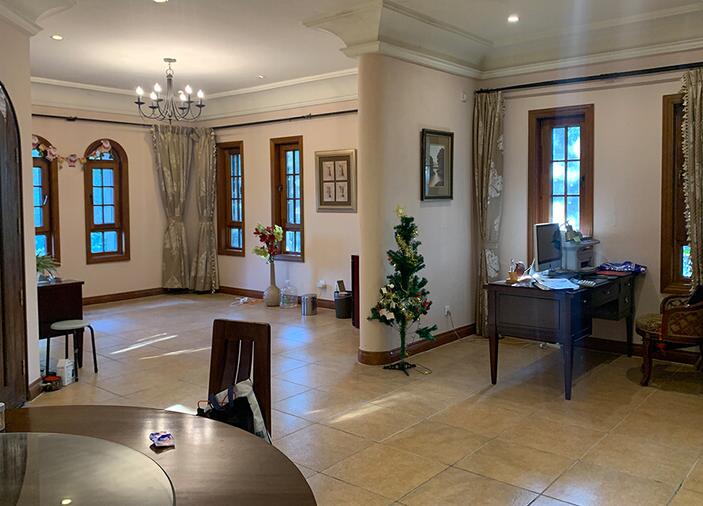 上海市松江区佘山高尔夫郡佘山镇2019栋 