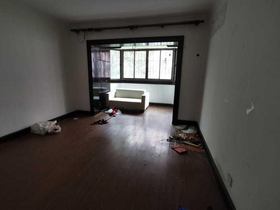 上海市长宁区仲达公寓5栋2F 