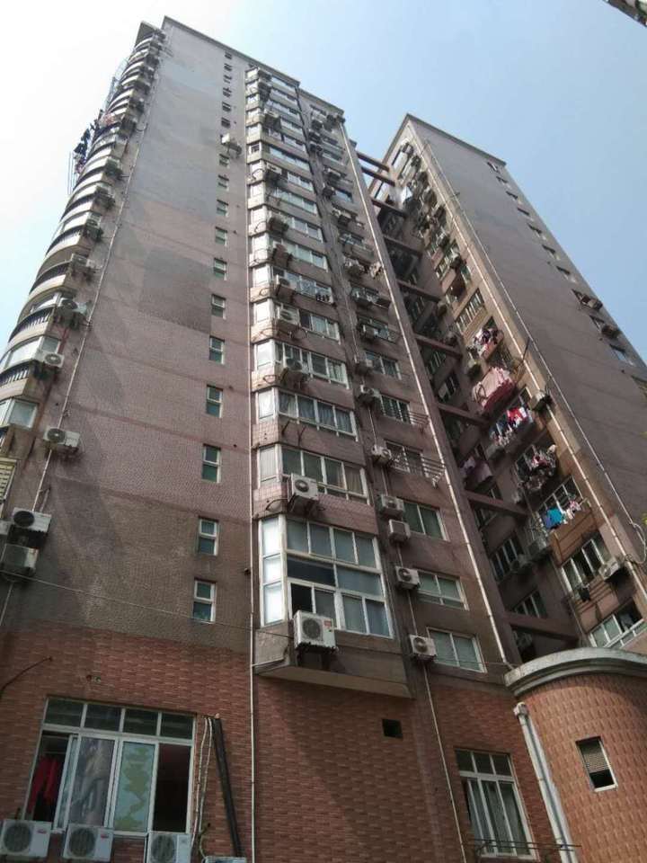 上海市静安区和福花苑1栋10F及家电家具 