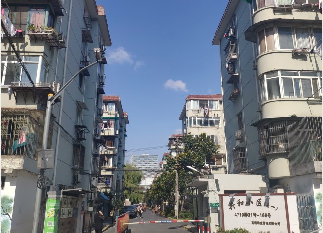 上海市宝山区共和小区163栋3F 