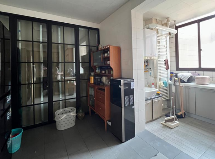 上海市杨浦区国中公寓2栋10F 