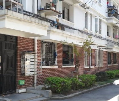 上海市杨浦区91弄小区28栋2F 