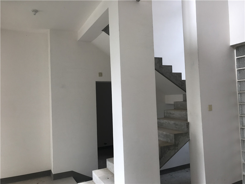 上海市奉贤区海湾艺墅12栋 