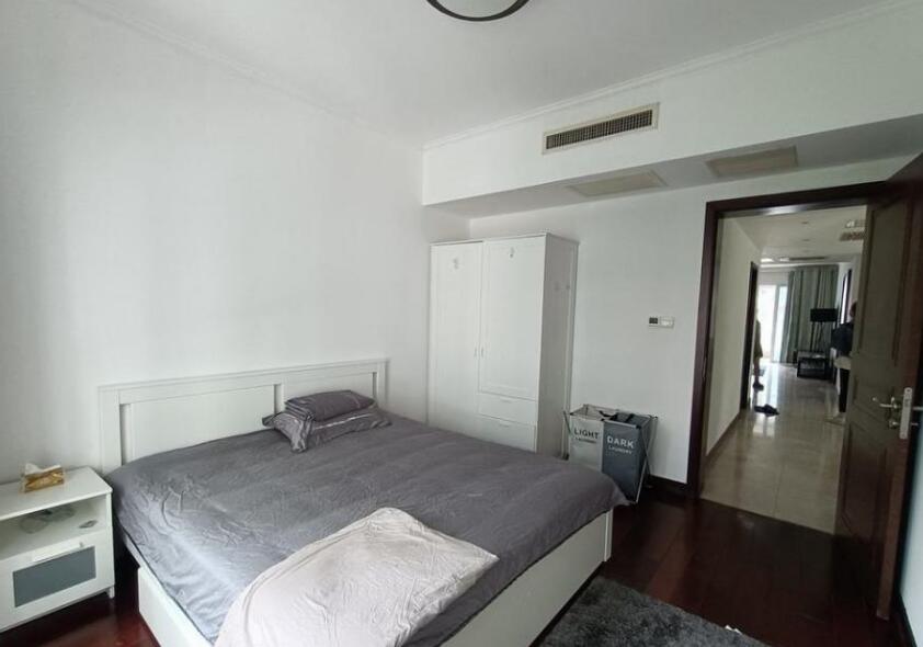 上海市黄浦区淮海晶华2栋3F 