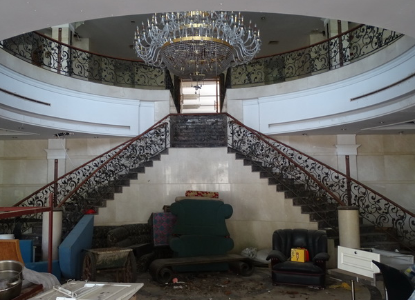 上海市浦东新区水景园乡村俱乐部德兴街87弄17栋 