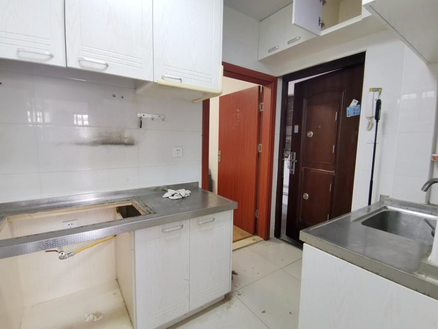 上海市静安区芷江西路26弄小区1栋7F 