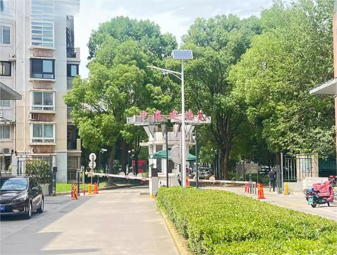 上海市崇明区金珠花苑152栋2F及室内家具等 