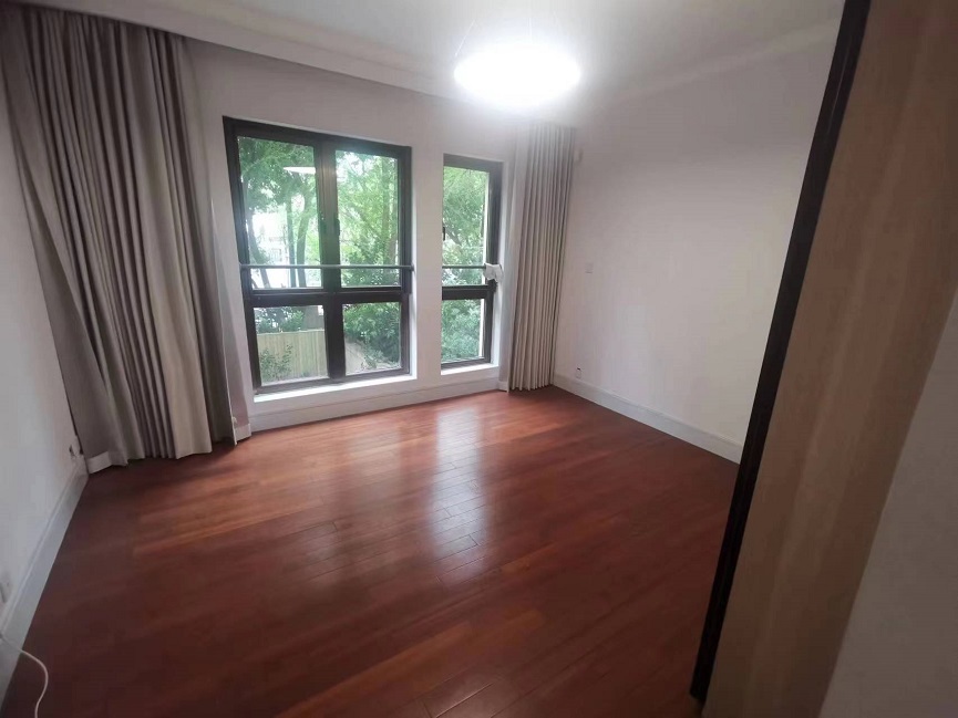 上海市黄浦区翠湖天地御苑17栋2F 