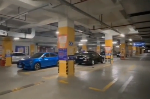 上海市金山区易家中心330栋1至4F、地下1F 