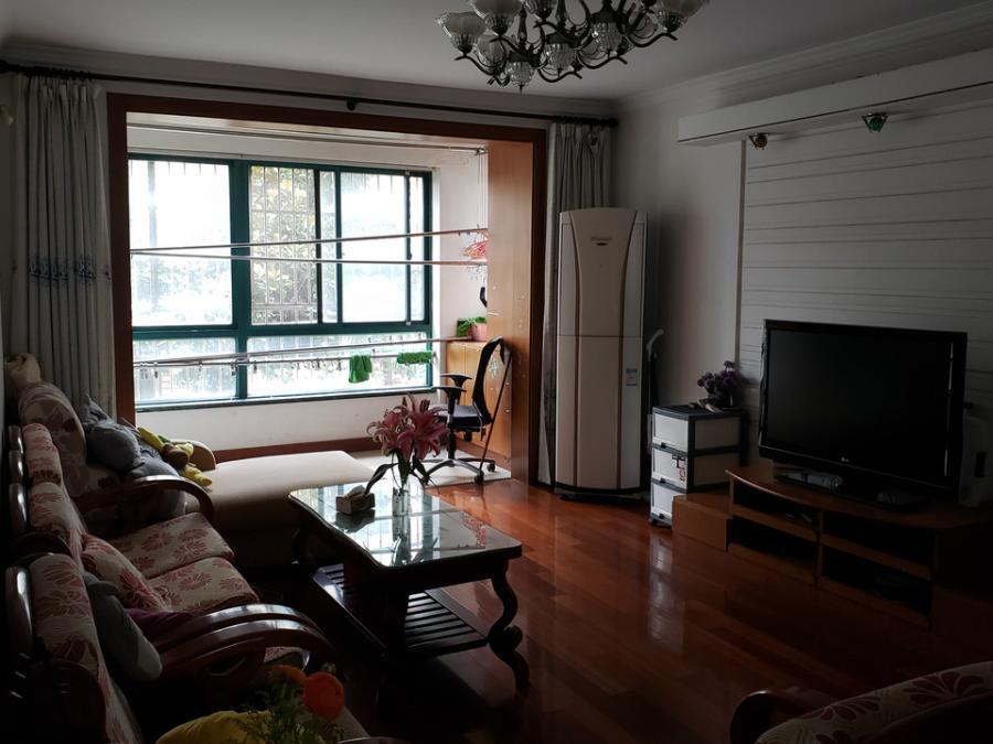 上海市宝山区逸兴家园62栋2F 