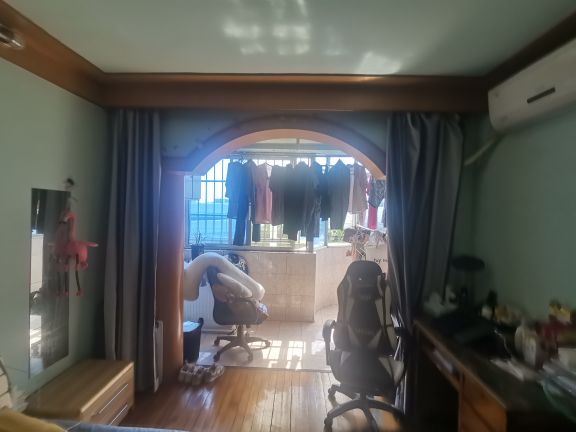 上海市浦东新区杨镇新村6栋5F 