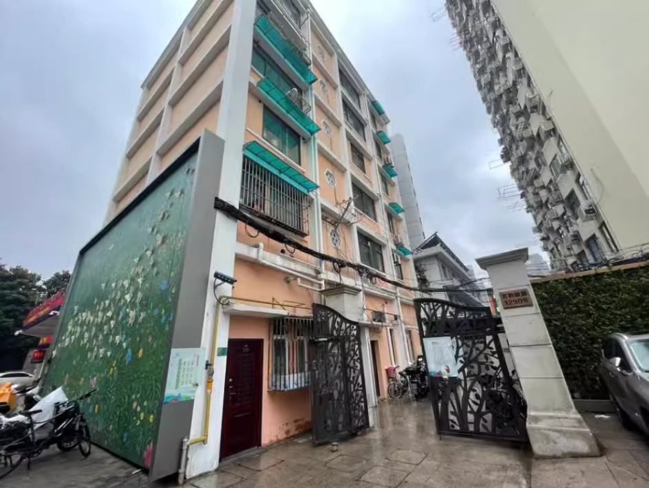 上海市静安区共和新路1290号小区1290栋3F 