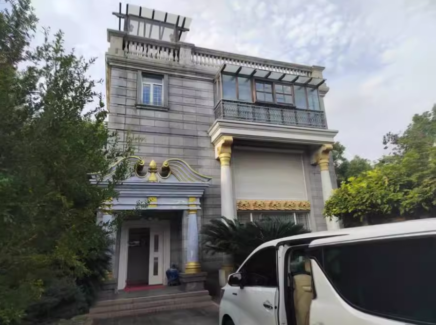 上海市浦东新区汤臣高尔夫别墅547栋 