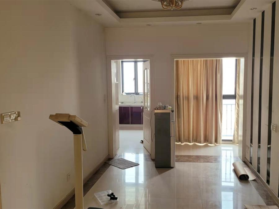 上海市奉贤区绿地海铂华庭7栋9F 