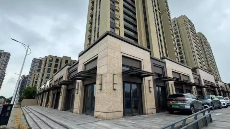 上海市嘉定区翁家宅路菜场359栋1F 