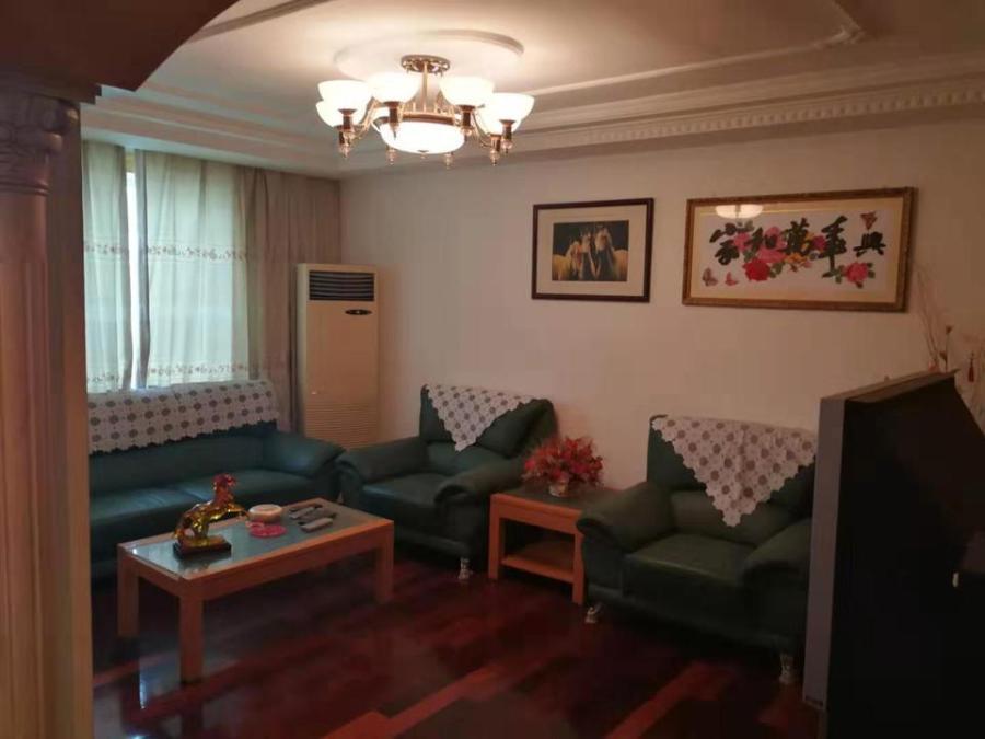 上海市浦东新区莲中二村7栋6F 