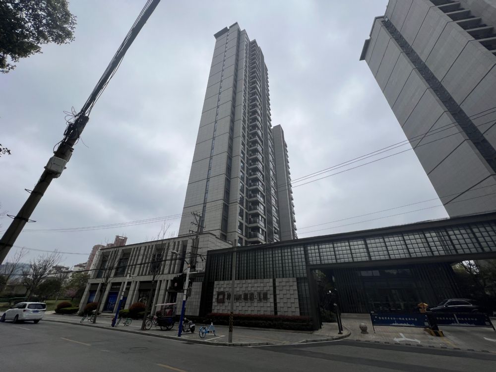 上海市普陀区绿地海珀玉晖2栋27F 