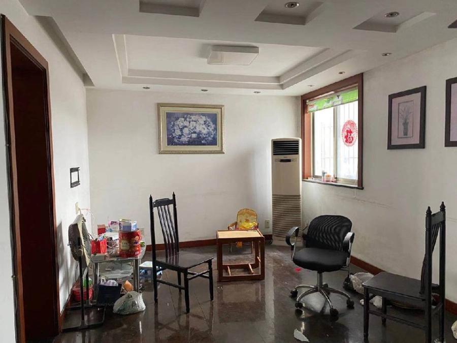 上海市嘉定区塔城东路483号小区483栋4F 