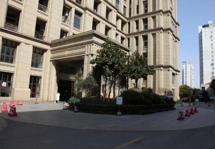 上海市奉贤区中心公馆8栋6F 