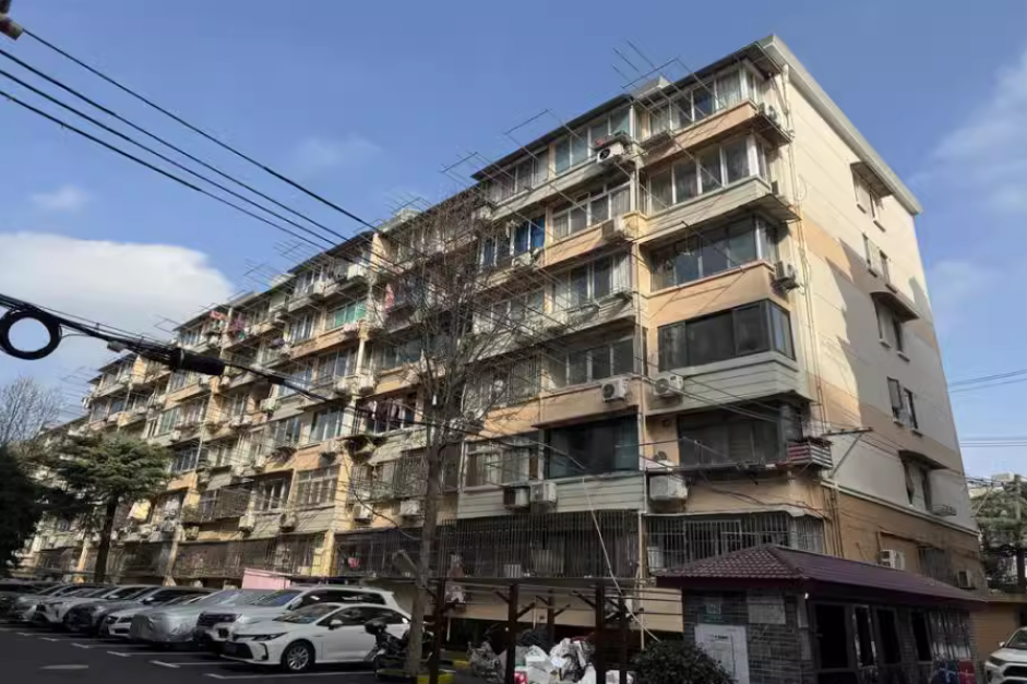 上海市虹口区四平路幸福村294栋2F 