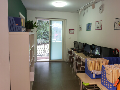 上海市闵行区万科优诗美地中春路8890弄9栋1F 