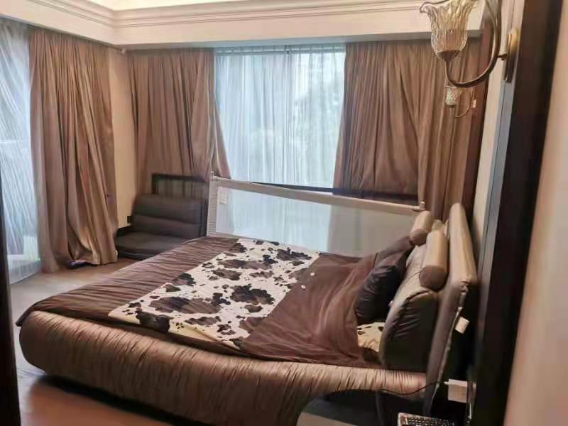 上海市静安区华侨城苏河湾2栋3F  