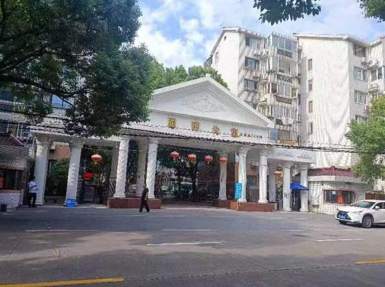 上海市闵行区丽华公寓62栋5F 