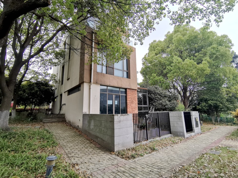 上海市松江区山水四季城泗泾镇28栋1-3F 