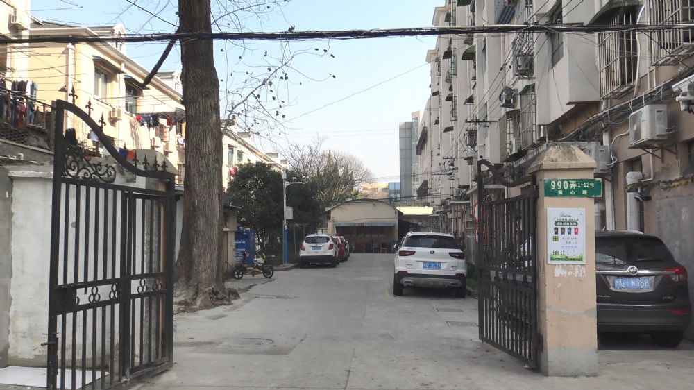 上海市虹口区990弄小区8栋 