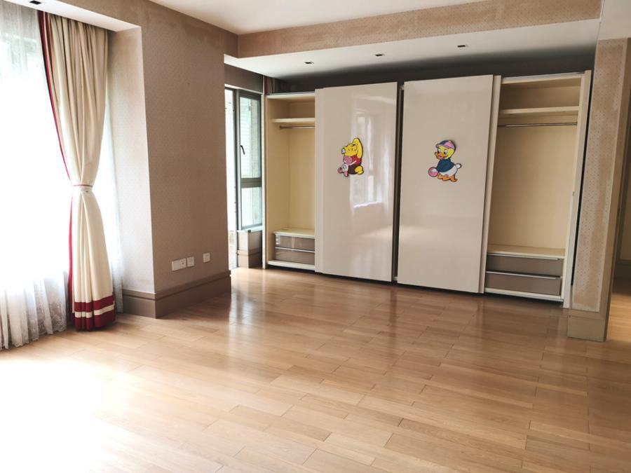 上海市长宁区新华路1号1栋1F及地下1F车位 