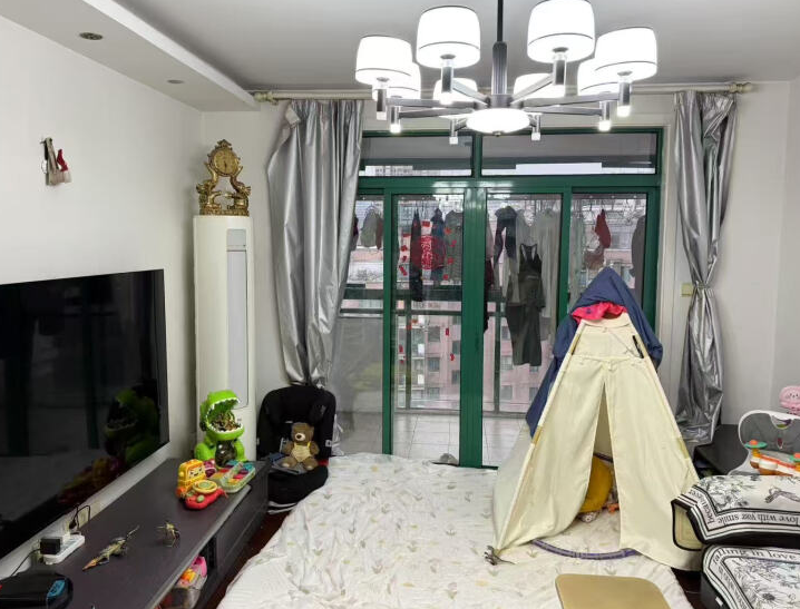 上海市徐汇区丝庐花语小区23栋12F 