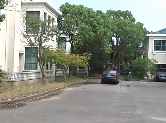 上海市浦东新区水景园乡村俱乐部德兴街87弄10栋 