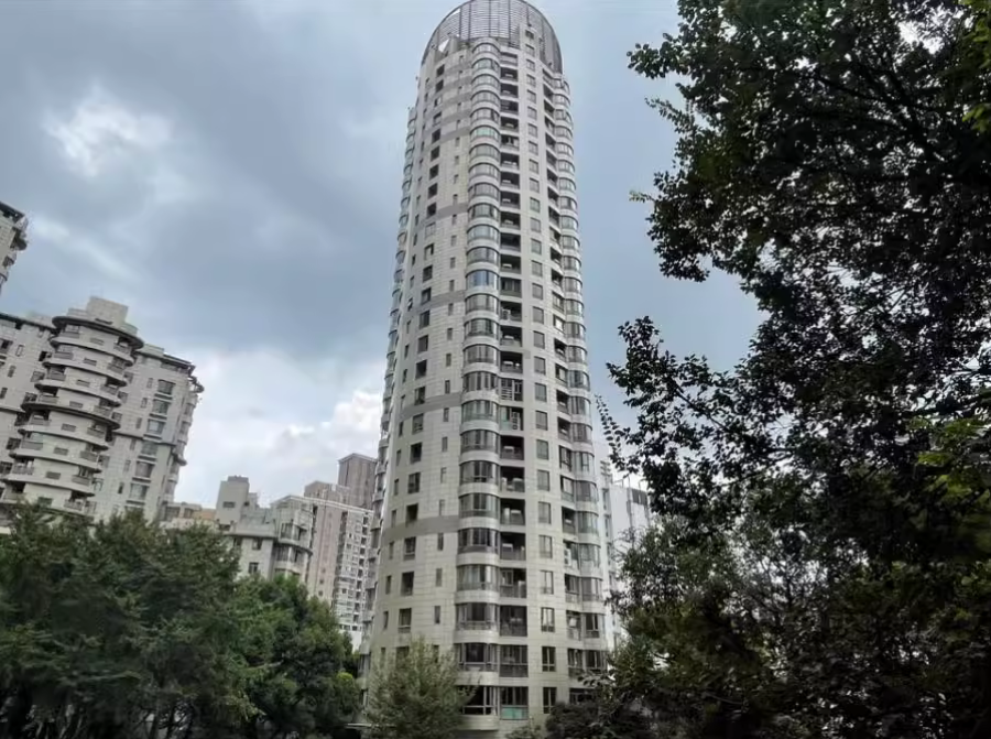 上海市虹口区白金府邸4栋24F 