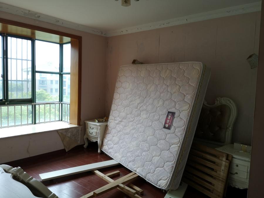 上海市奉贤区水岸家苑30栋5F 