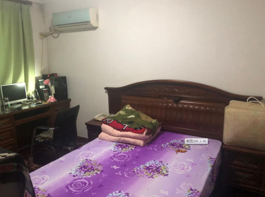 上海市闵行区红旗四街坊32栋1F 