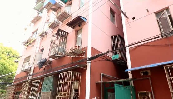 上海市静安区435弄小区4栋3F 