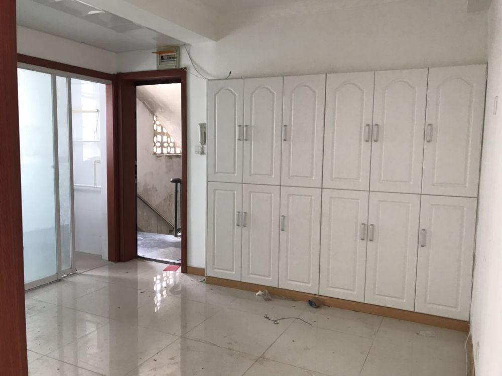 上海市浦东新区海院小区14栋4F 