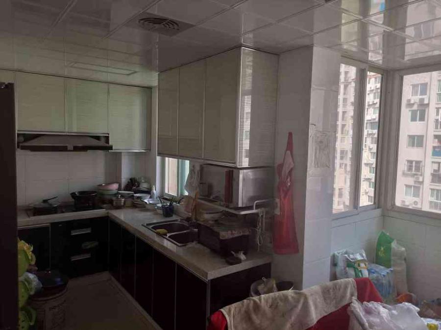 上海市浦东新区中凌滨江苑6栋8F 