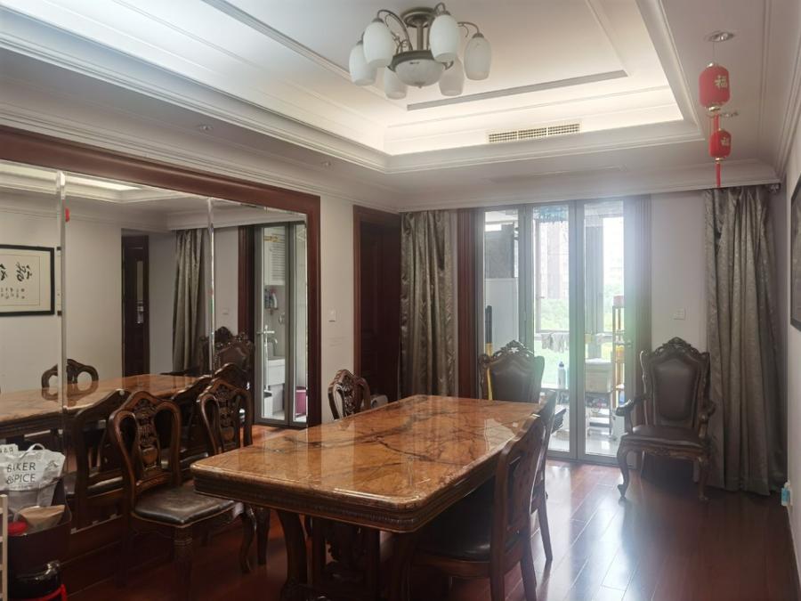 上海市徐汇区徐汇苑7栋5F 