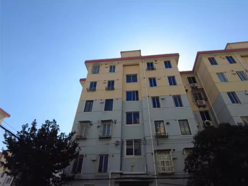 上海市嘉定区凤池社区南苑七村23栋5F 