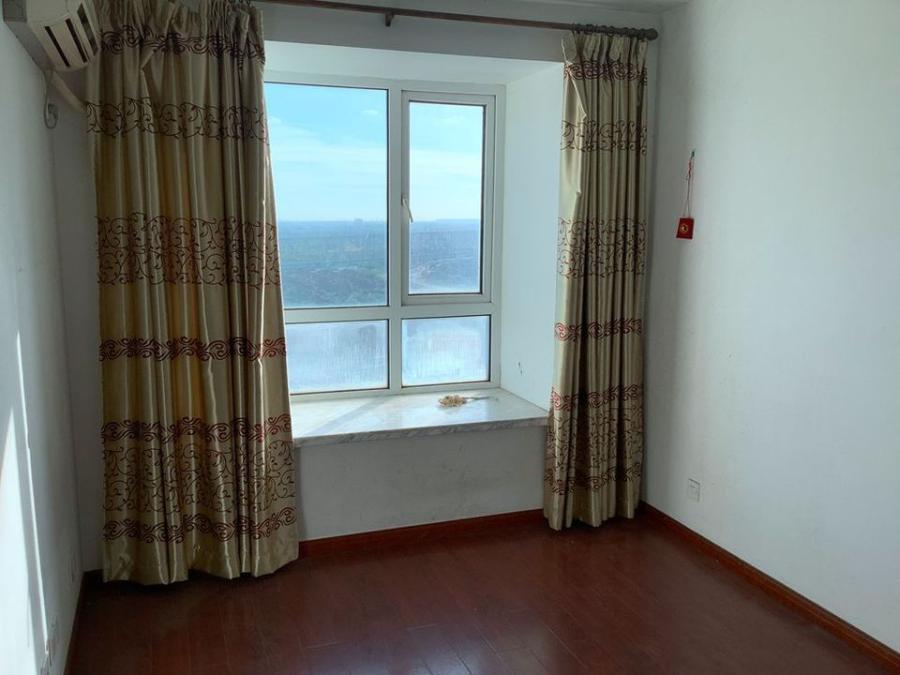 上海市松江区万宇阳光苑28栋18F 