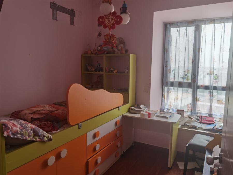 上海市宝山区万业紫辰苑87栋25F 