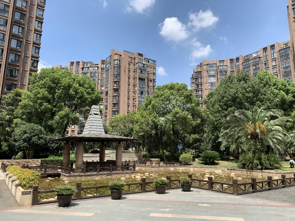 上海市青浦区新虹桥雅苑2栋5F 