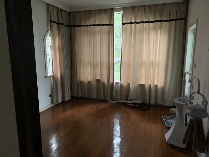 上海市松江区海德名园53栋 