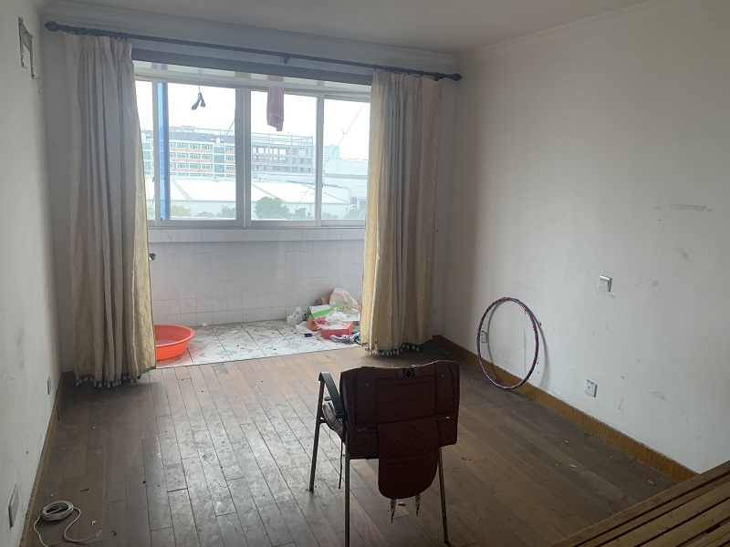 上海市奉贤区肖塘新村53栋5F 